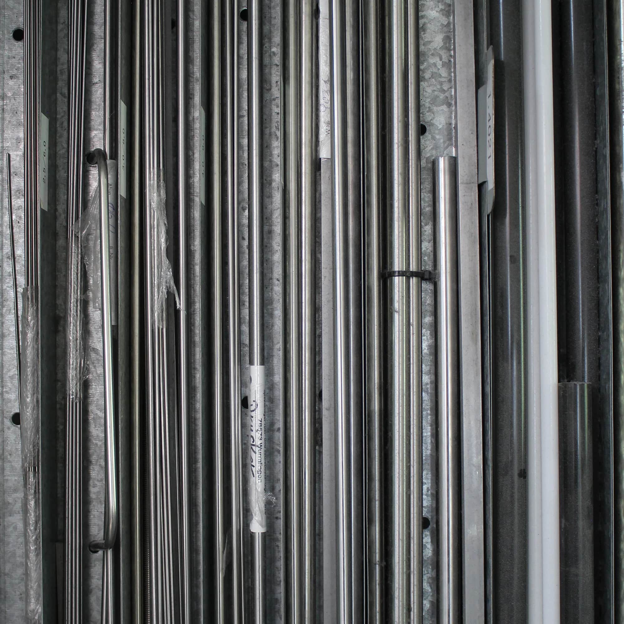 Durch unseren eigenen Reparaturservice garantieren wir eine schnelle Bearbeitung Ihrer Reparaturaufträge